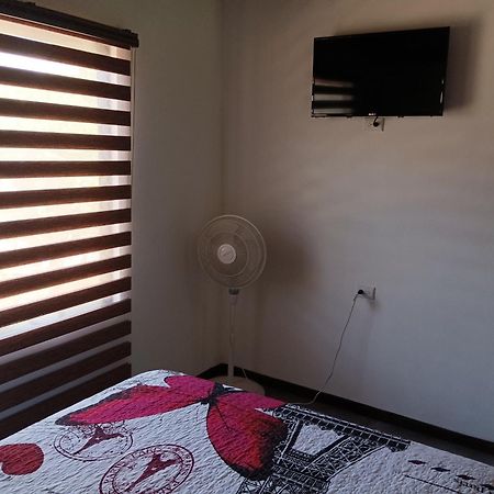 Hostel Antorchas Dominical Ruang foto