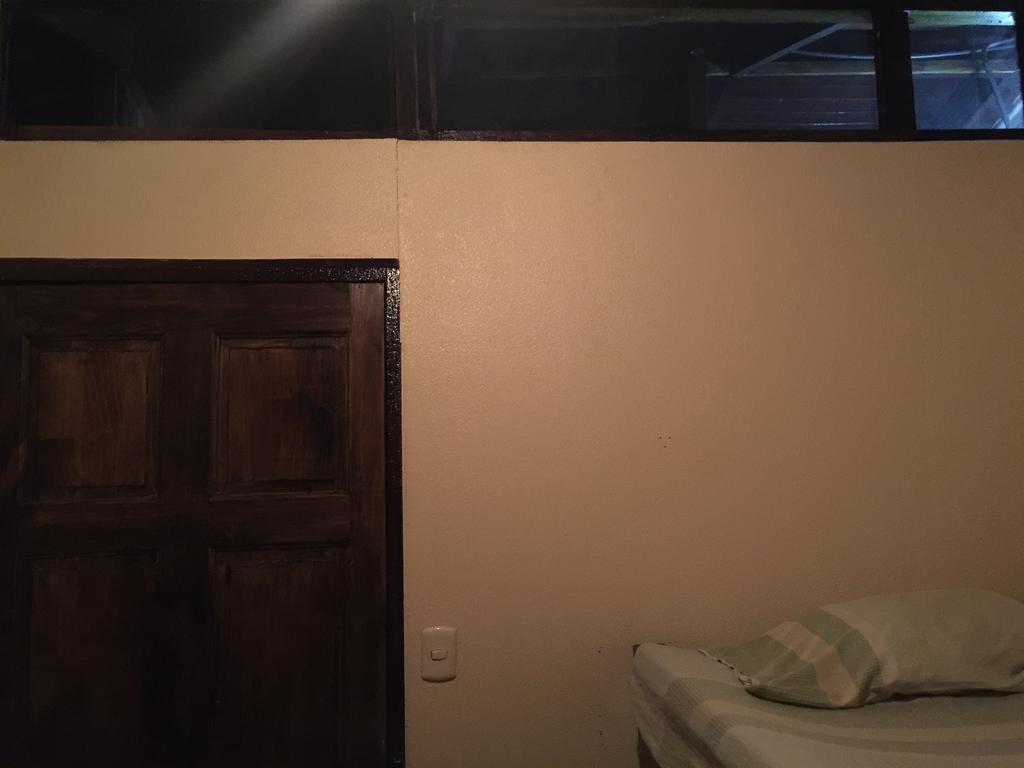 Hostel Antorchas Dominical Ruang foto